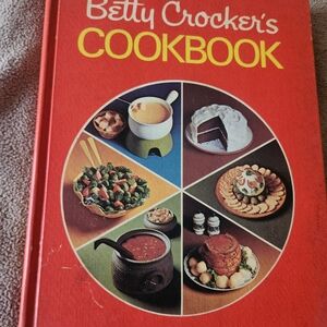 4 vintage collectible cookbooks